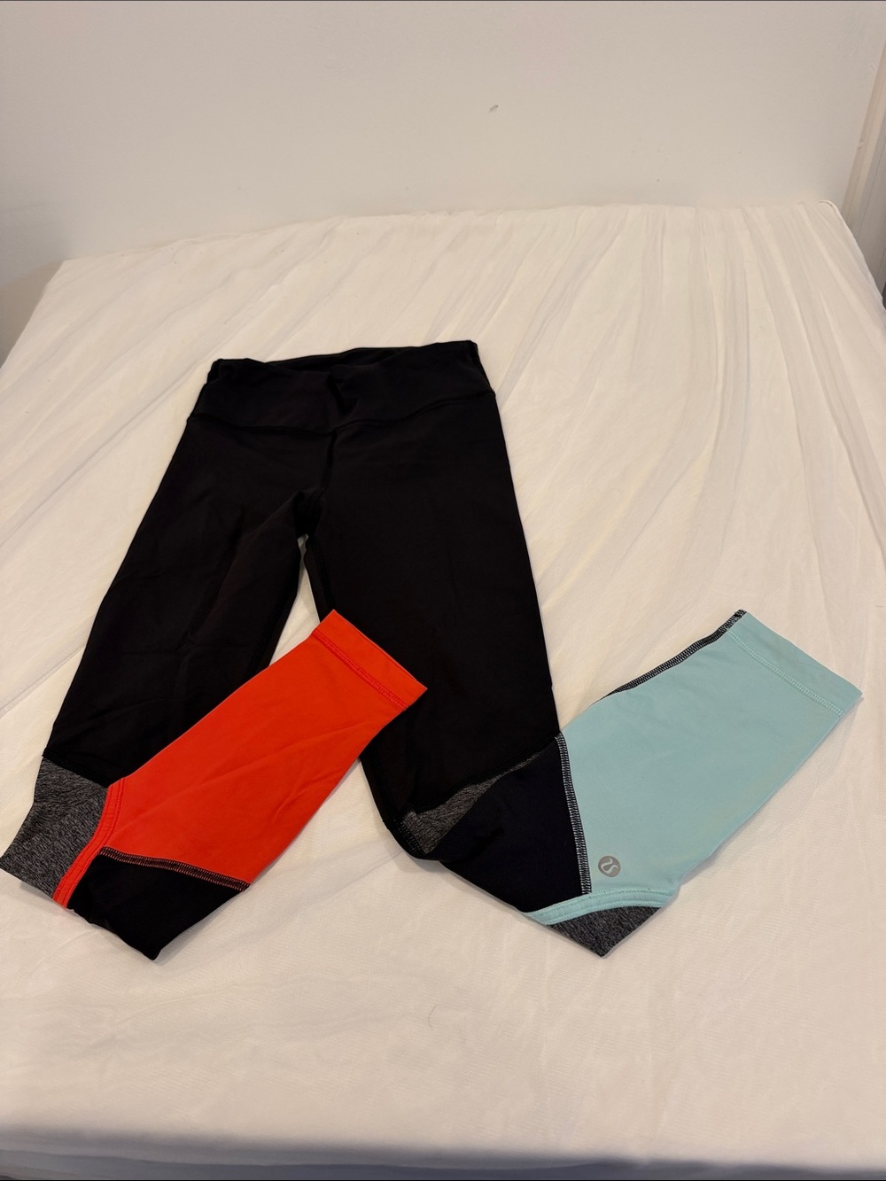 Lululemon Pedal To The Medal 7/8 Tights in the Black size 2